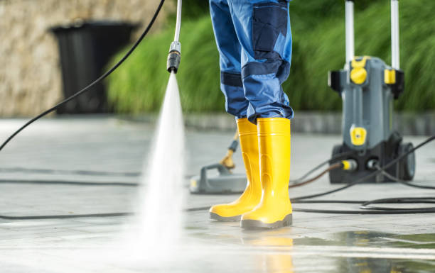 Best Garage Pressure Washing  in North Madison, OH